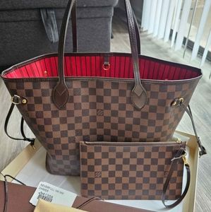 Louis Vuitton Neverfull MM Authentic and in Excellent condition!